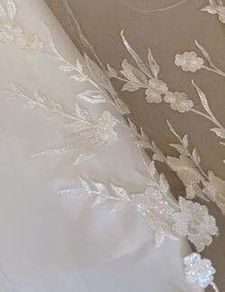 Trailing lace