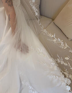 Trailing lace