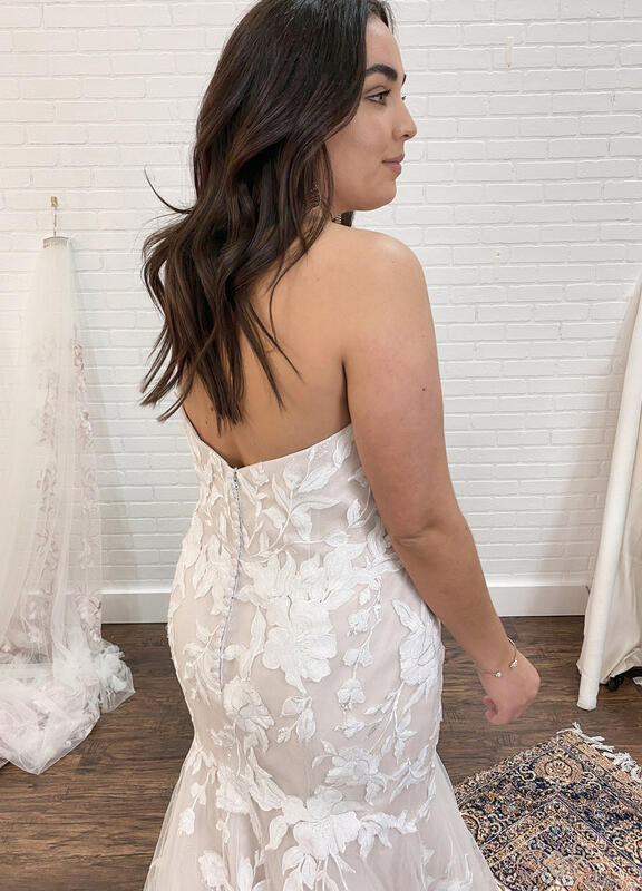 Rebecca Ingram Hattie AB16+