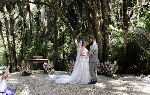 Lovely Estate Wedding at Bridgewater Estate