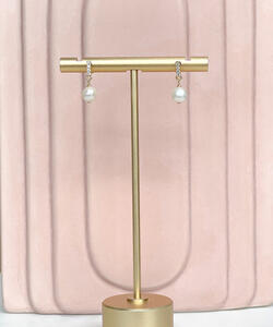Pearl drop earrings