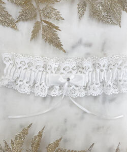Ruffled lace garter