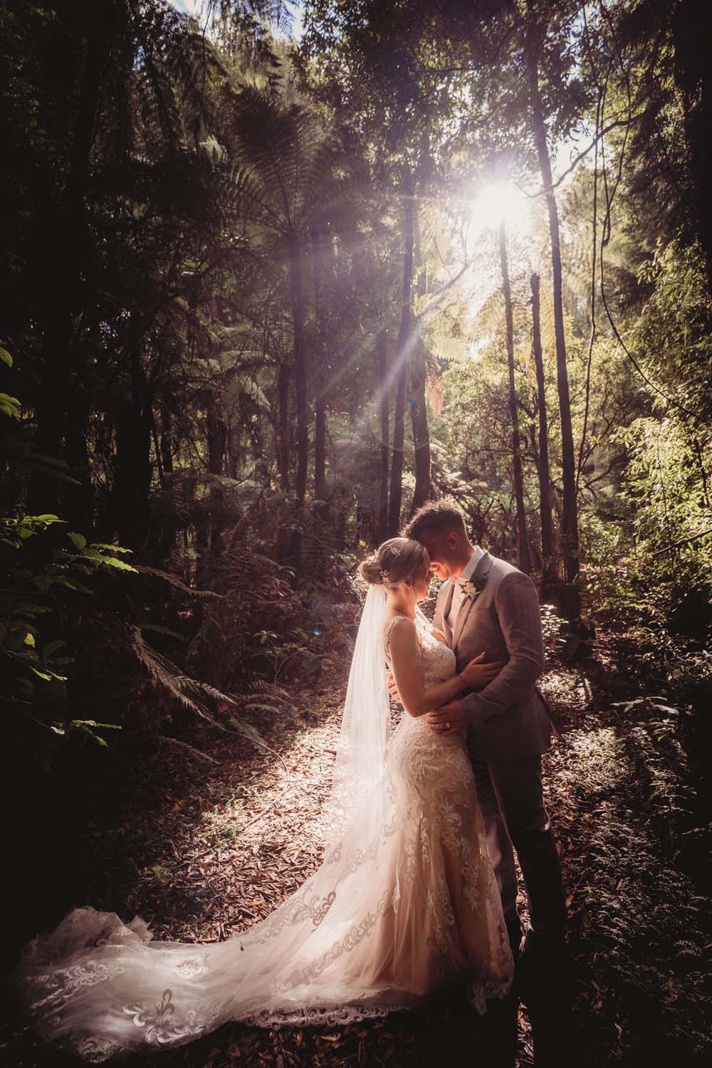 Summer Lake Wedding in Rotorua 