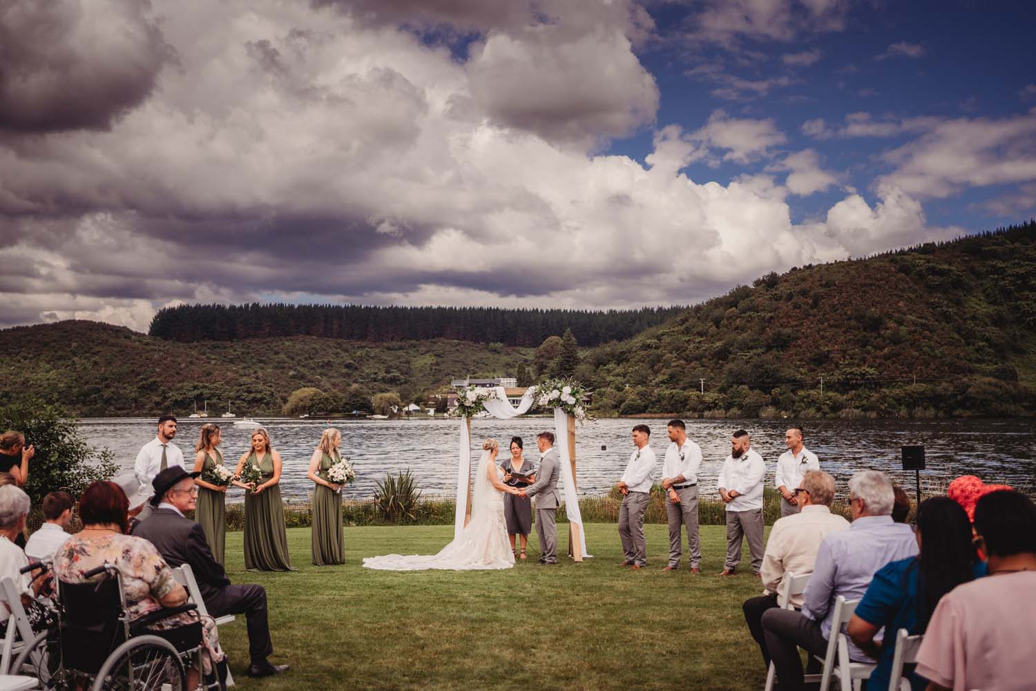Summer Lake Wedding in Rotorua 