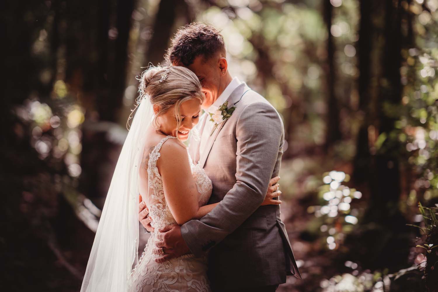 Summer Lake Wedding in Rotorua 