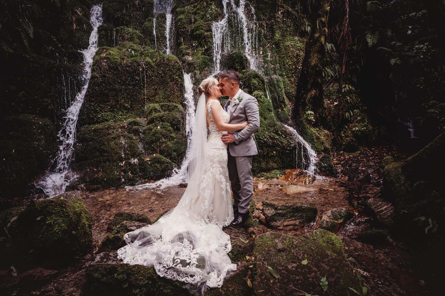 Summer Lake Wedding in Rotorua 