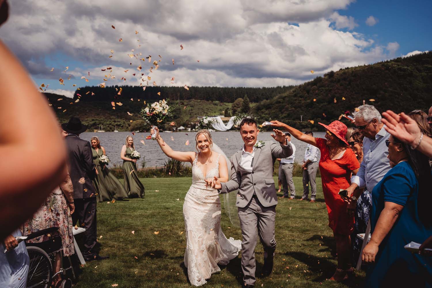 Summer Lake Wedding in Rotorua 