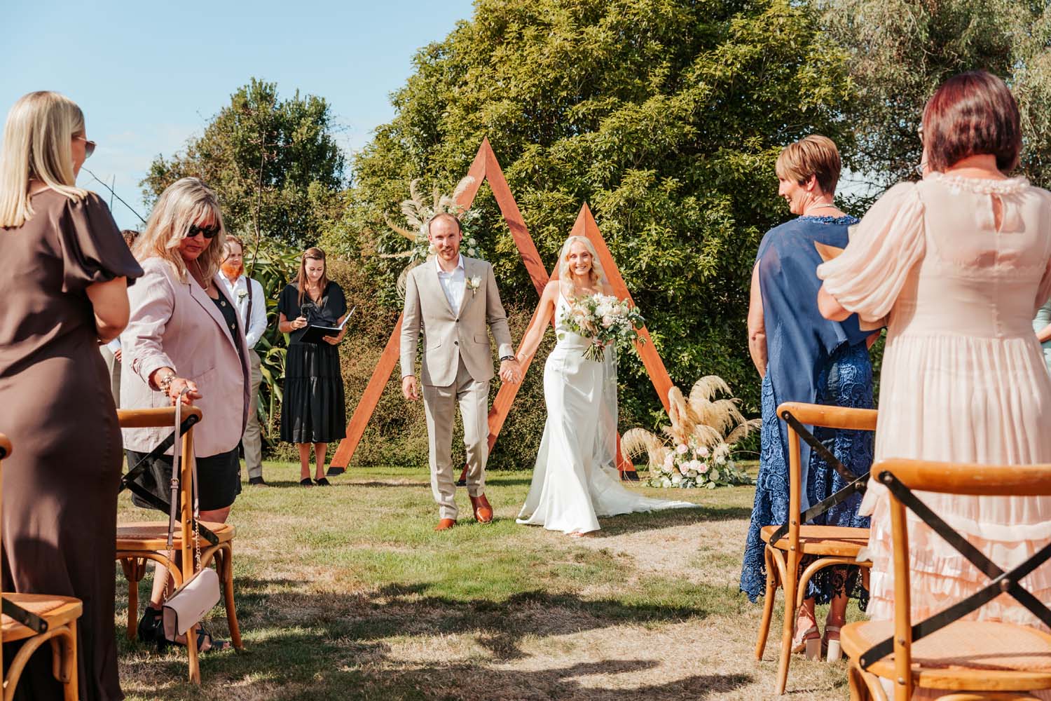 Wonderful Outdoor Wedding in Nelson