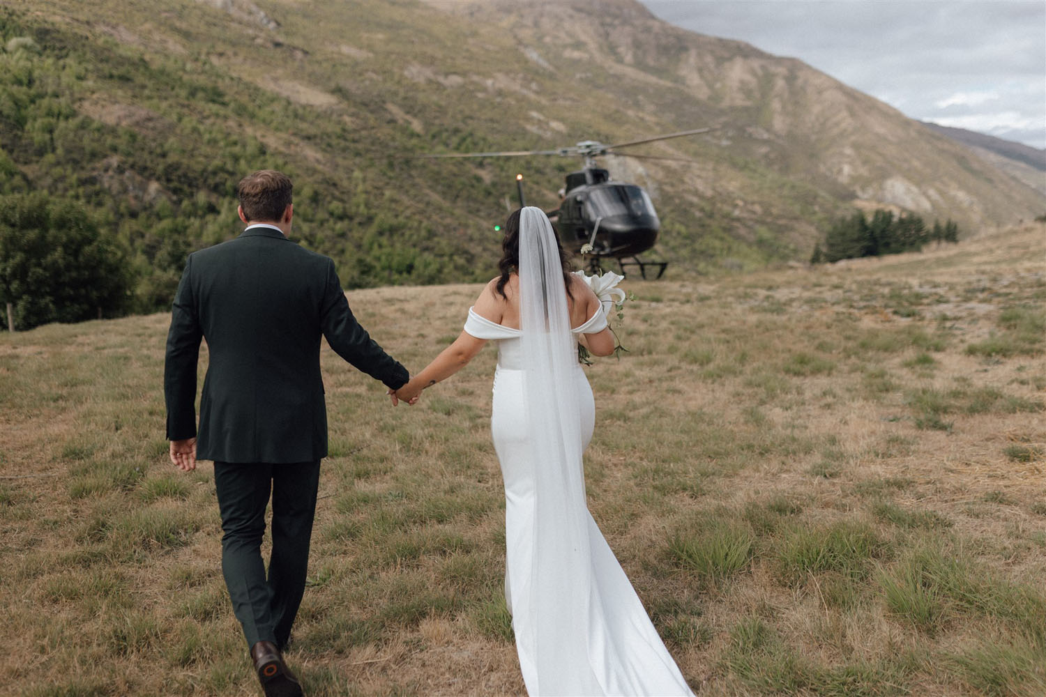 Timeless Queenstown Mountain Wedding