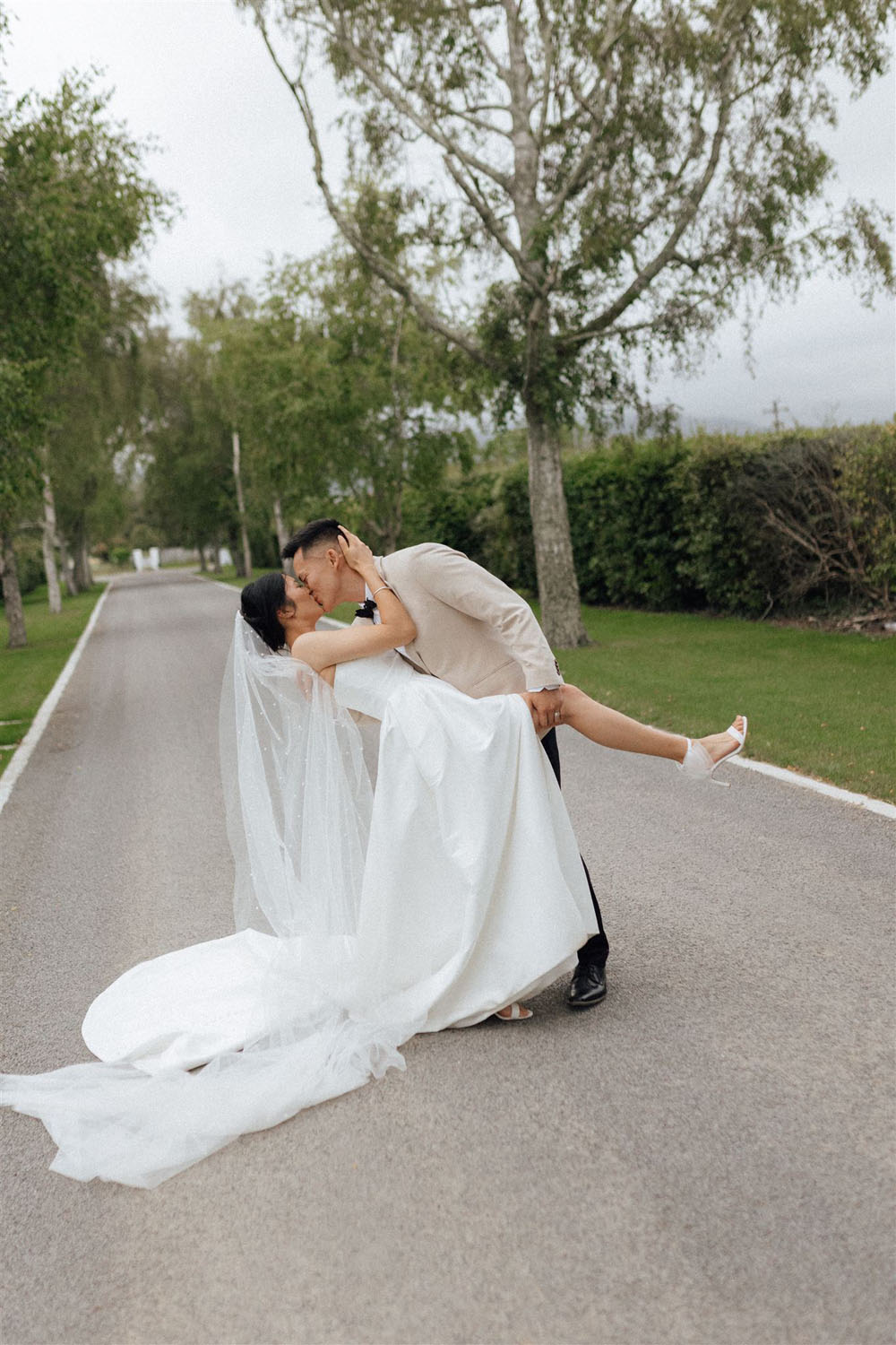 Dreamy Summer Park Wedding at Tatum