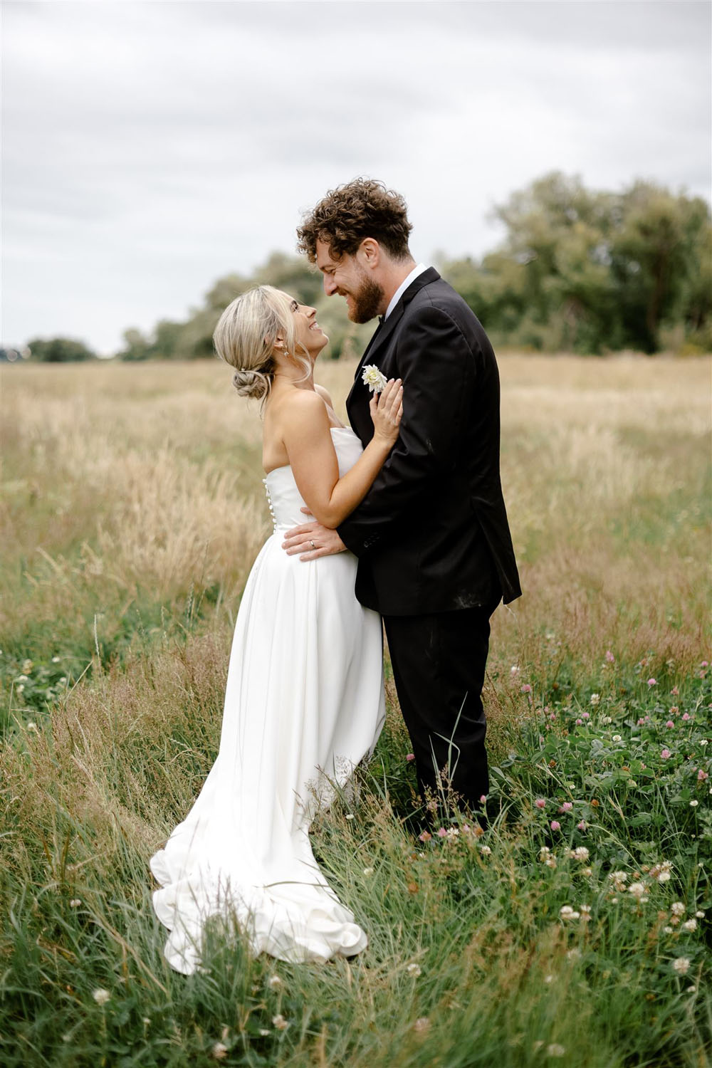 Idyllic Outdoor Wedding at Backpaddock Lakes