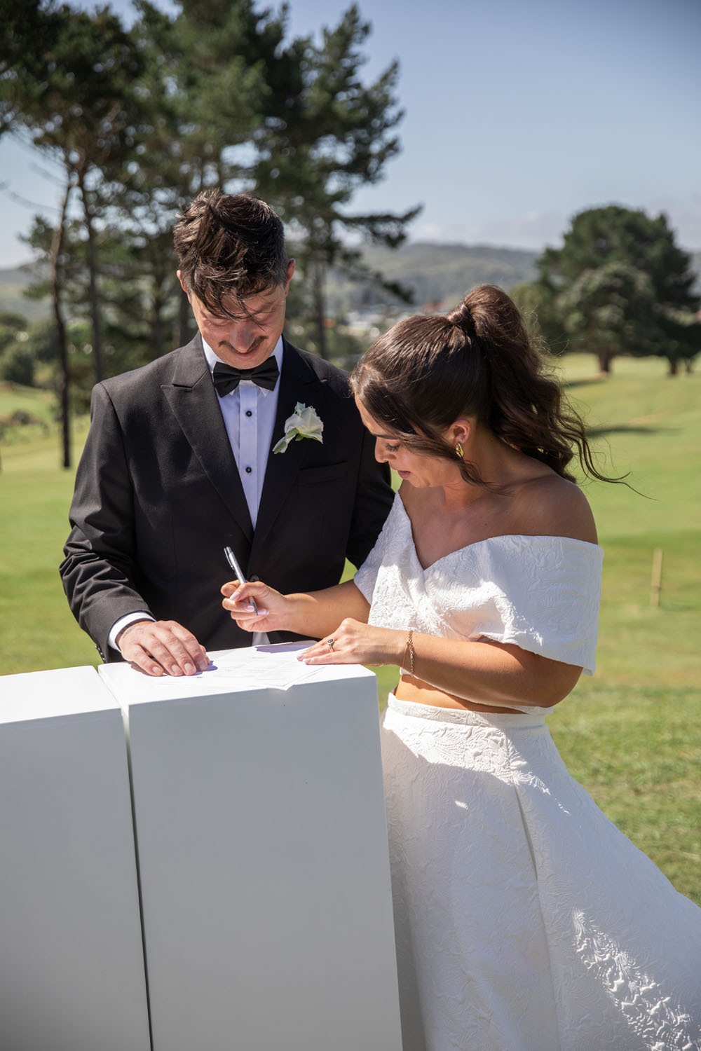 Fun and Cheerful Golf Club Wedding in Raglan