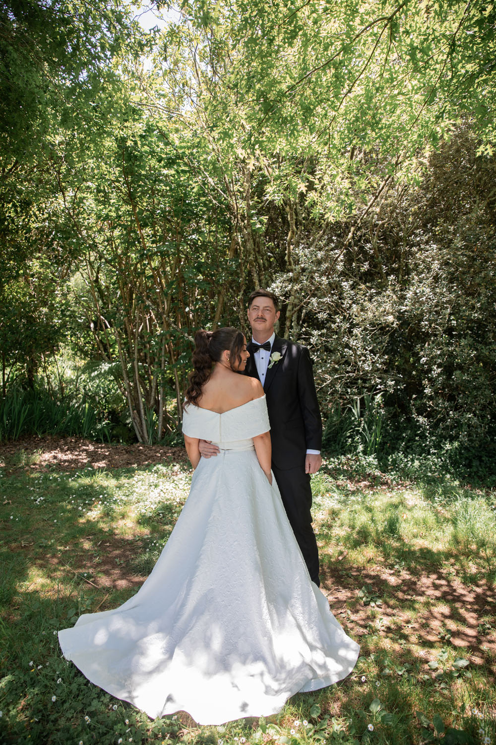 Fun and Cheerful Golf Club Wedding in Raglan