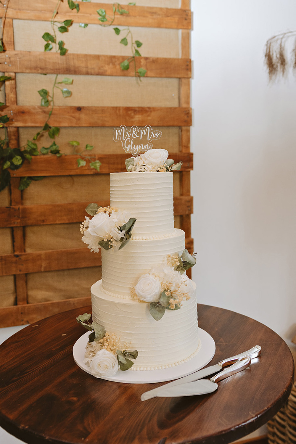 Beautiful Lodge Wedding at Broadlands Lodge