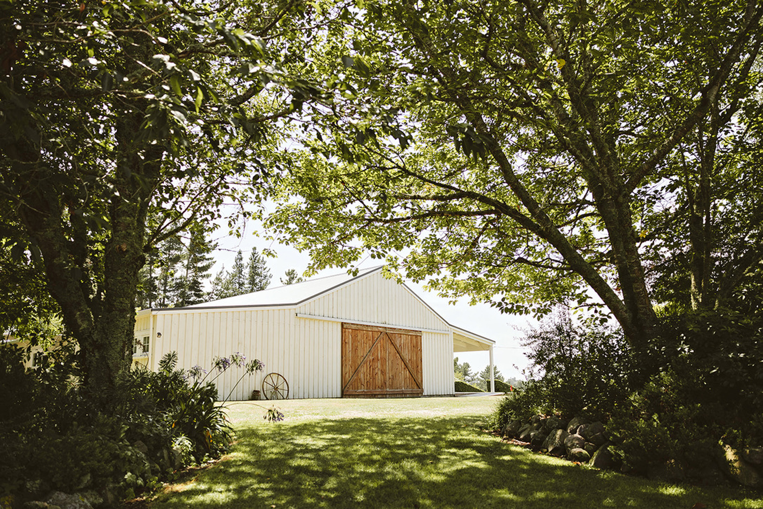 Beautiful Lodge Wedding at Broadlands Lodge