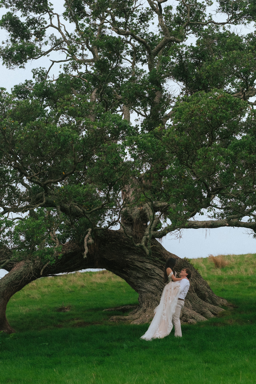 Enchanting Outdoor Auckland Wedding