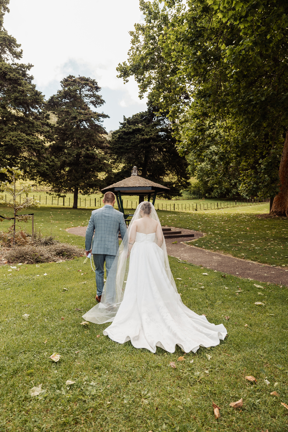 A Classic and Joyful Wedding in Auckland