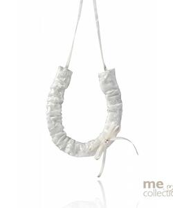 Lace overlay Horseshoe