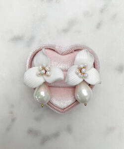 Floral and pearl
