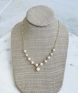 Drop pearl necklace