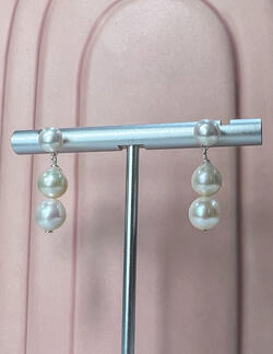 Triple pearl
