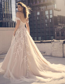 Maggie Sottero Oriana Wedding Dress