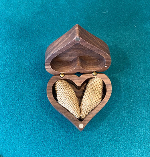 Heart holder