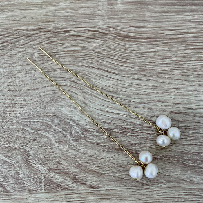 Drop pearl earrings