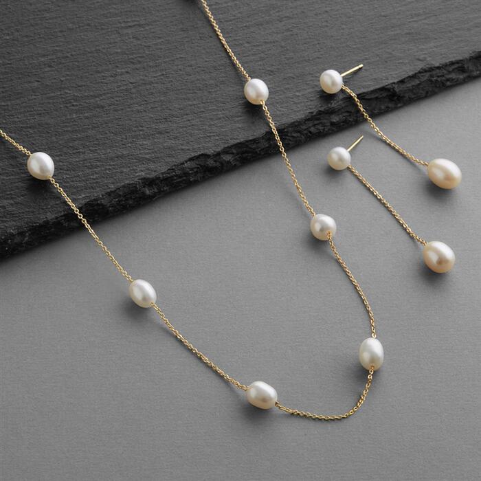 Necklace & earrings