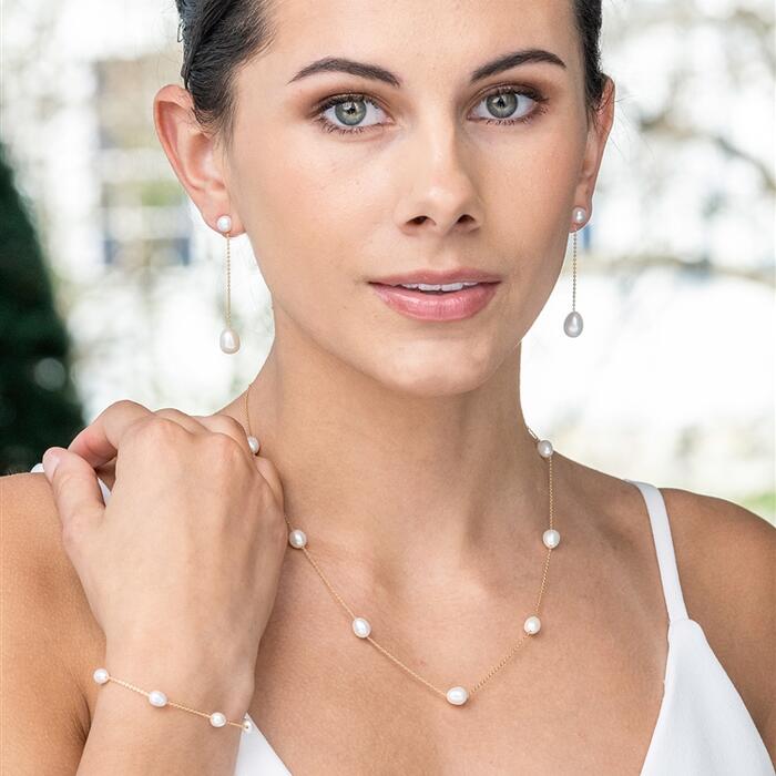 Necklace & earrings