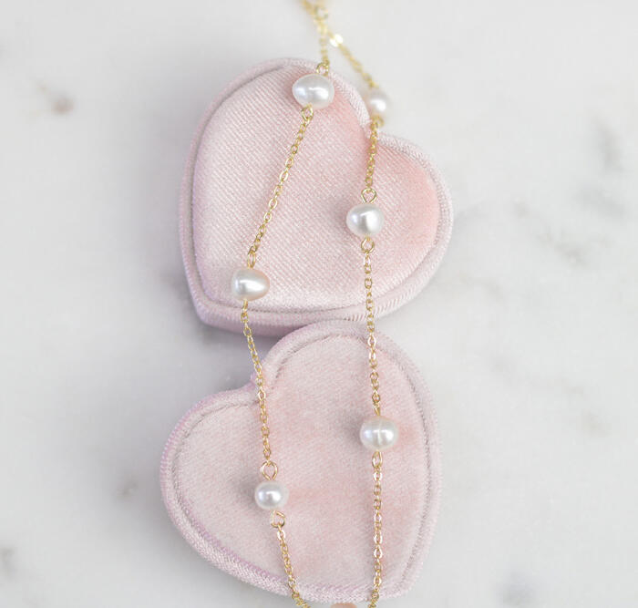 Spaced pearls