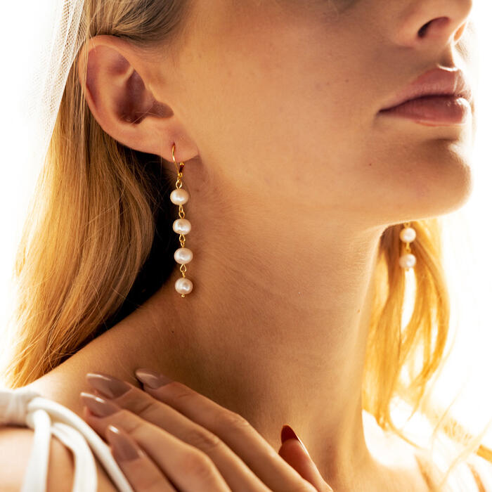 Pearl and Chain
