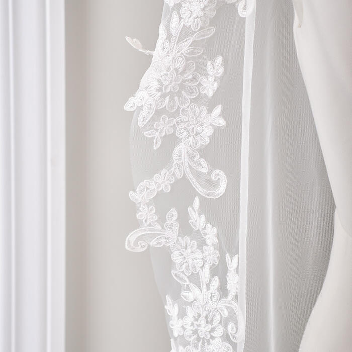 Scalloped lace