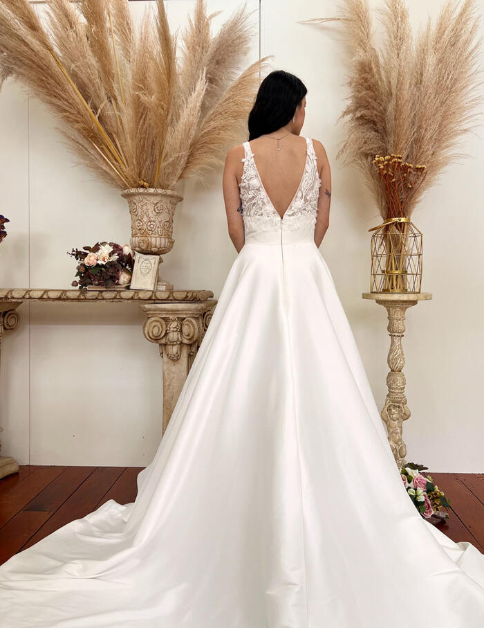 Forget Me Knot Iris | Wedding Dress New Zealand